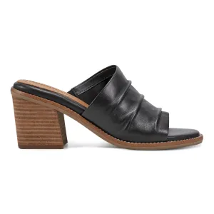 Sandales Adara à enfiler avec robe plissée