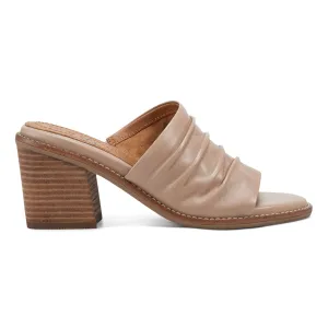 Sandales Adara à enfiler avec robe ruchée