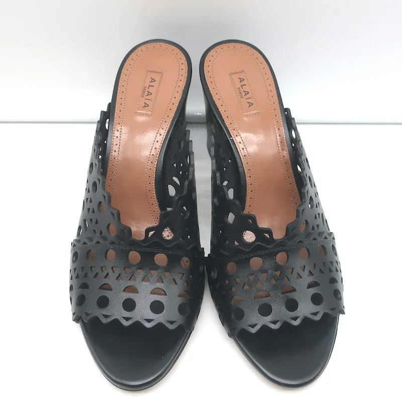Alaia Mules en Cuir à Découpe Laser Noir Taille 39 Talons Ouverts