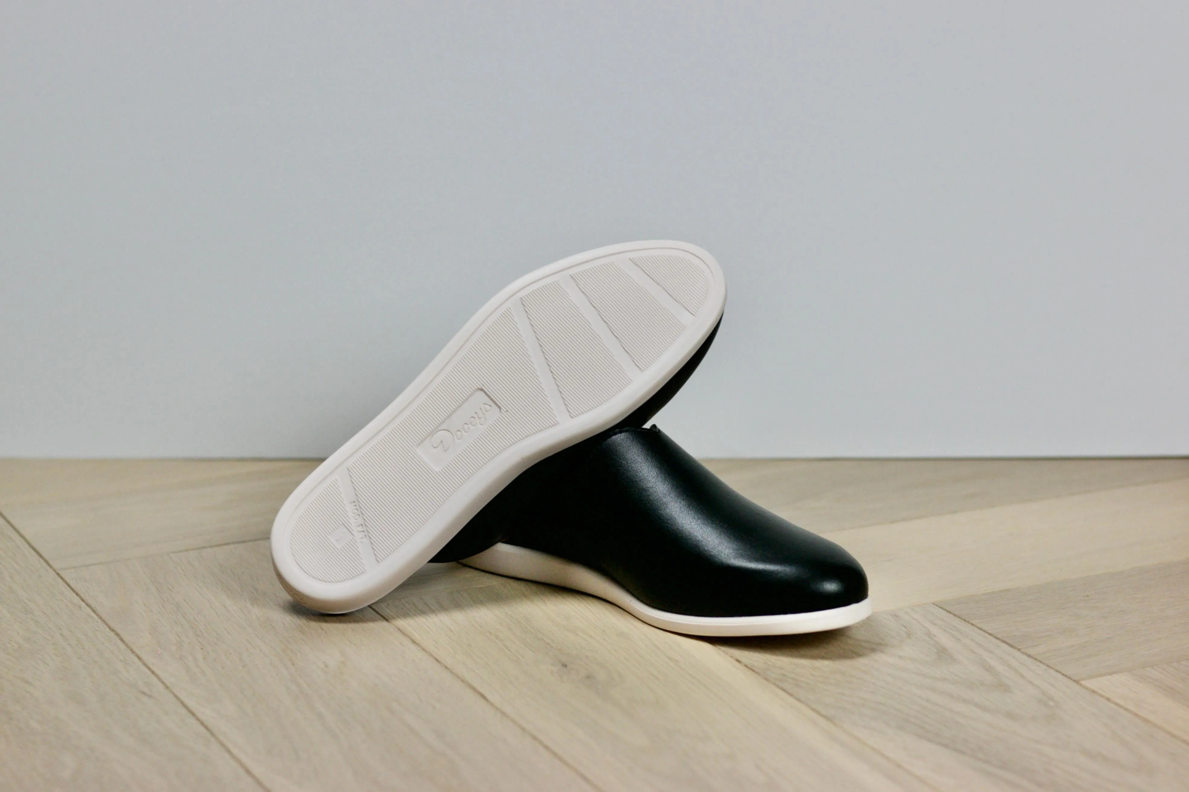 Apple Leather Vegan House Mules | Noir