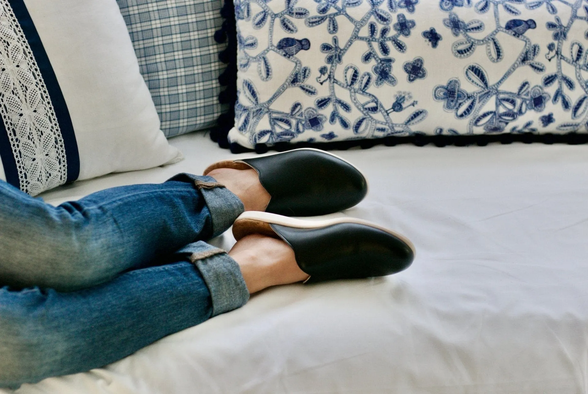 Apple Leather Vegan House Mules | Noir