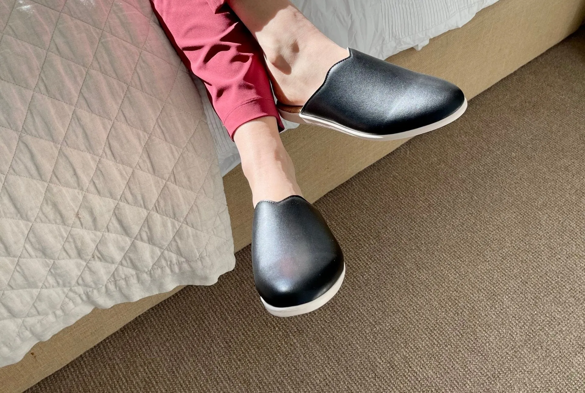Apple Leather Vegan House Mules | Noir