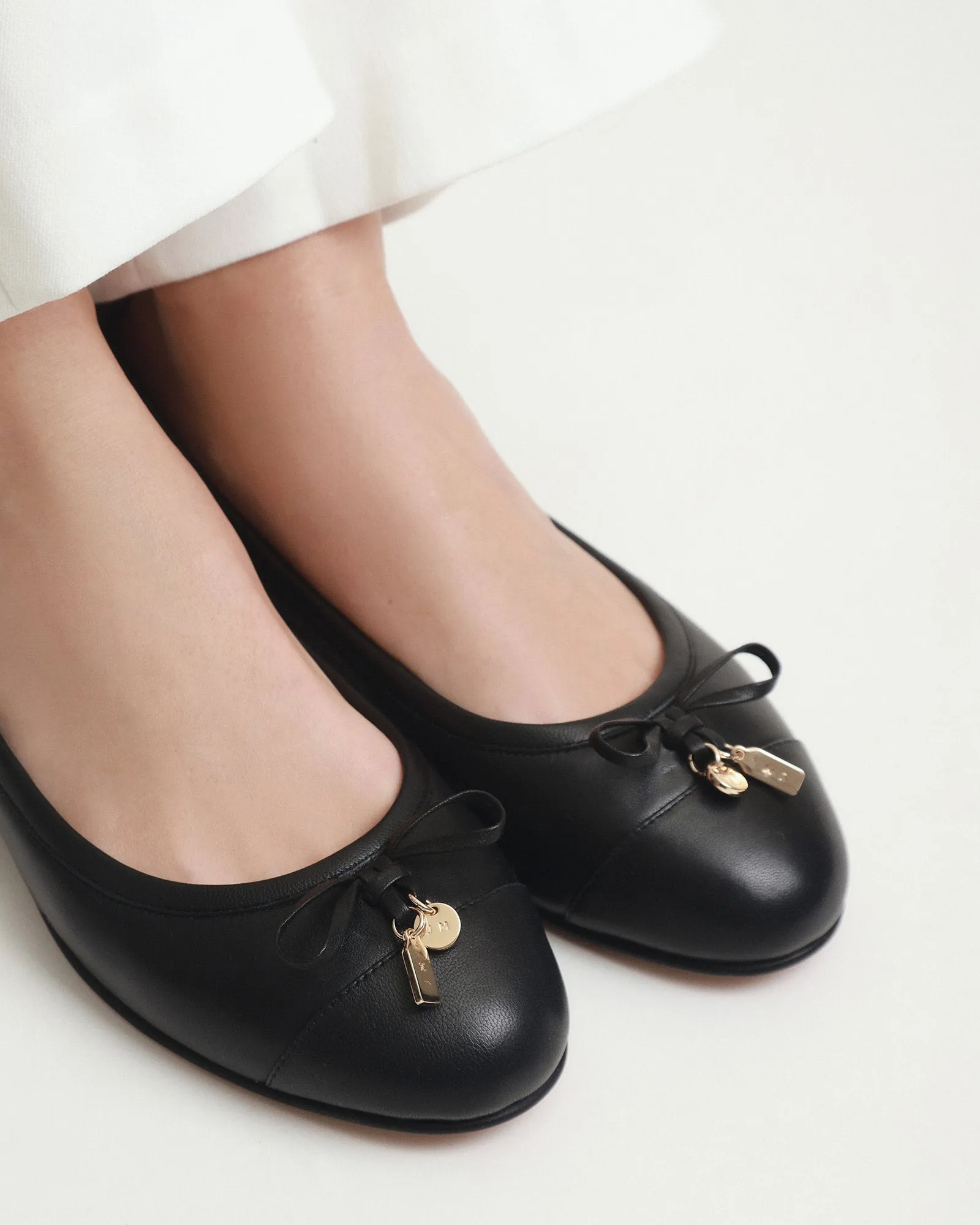 HERMIONE BALLERINES NOIRES EN CUIR