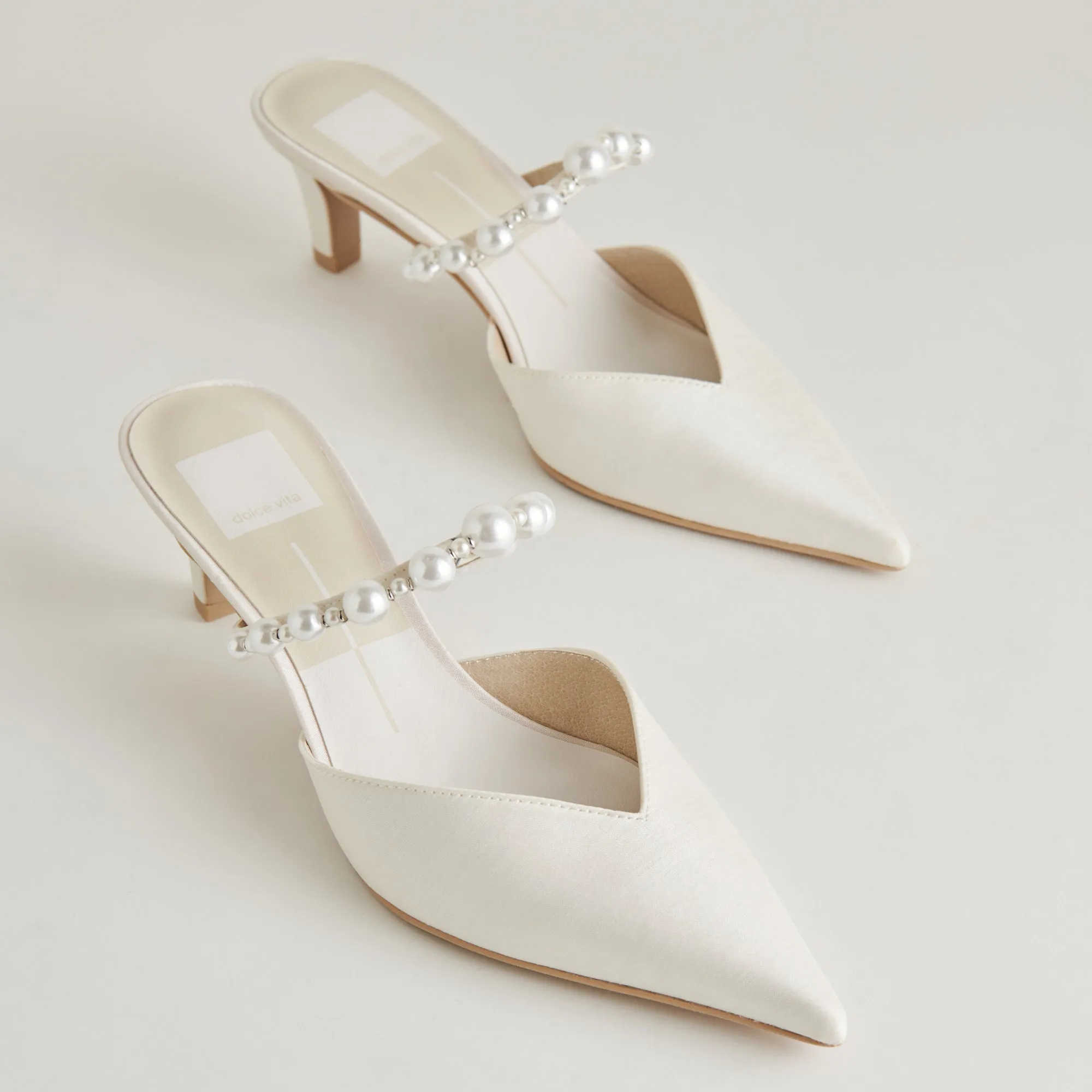 KANIKA PEARL TALONS MOYENS PERLES VANILLE