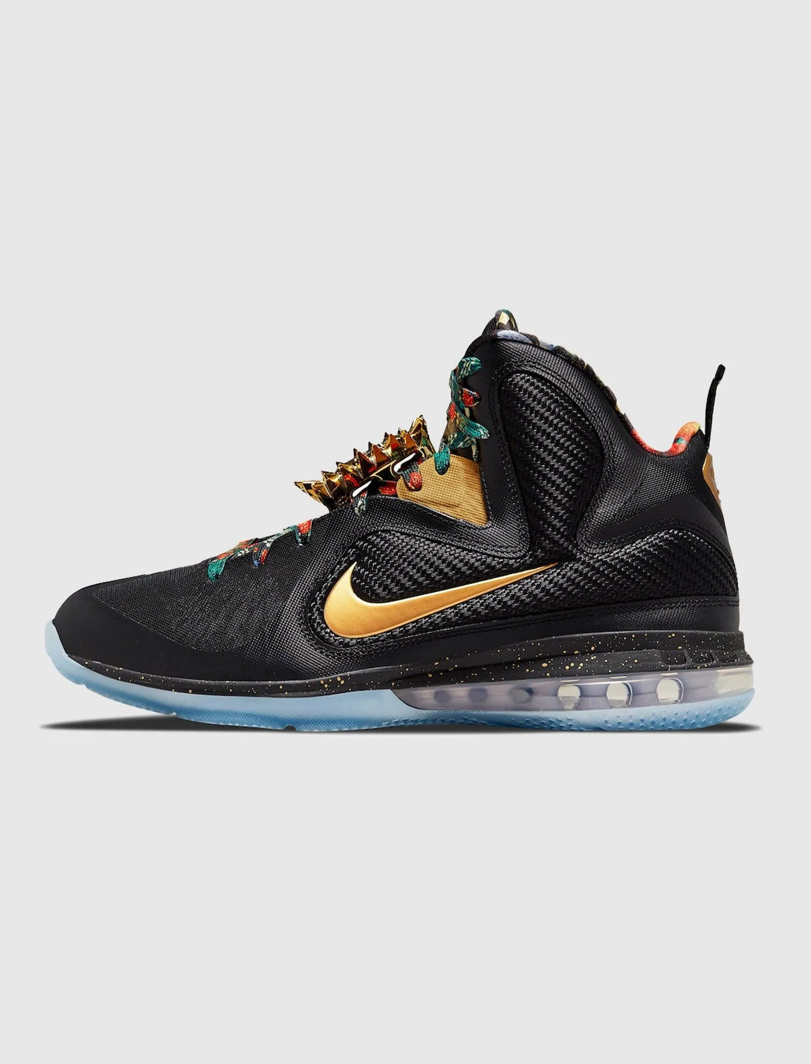 LEBRON 9 