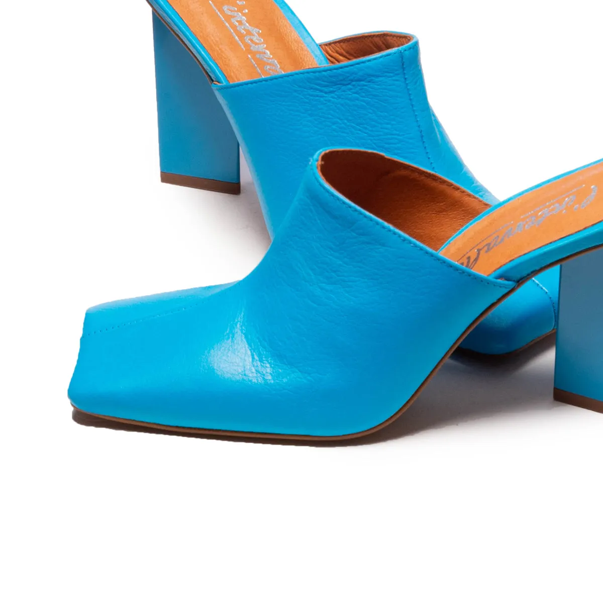 Loutro Cuir Bleu Électrique