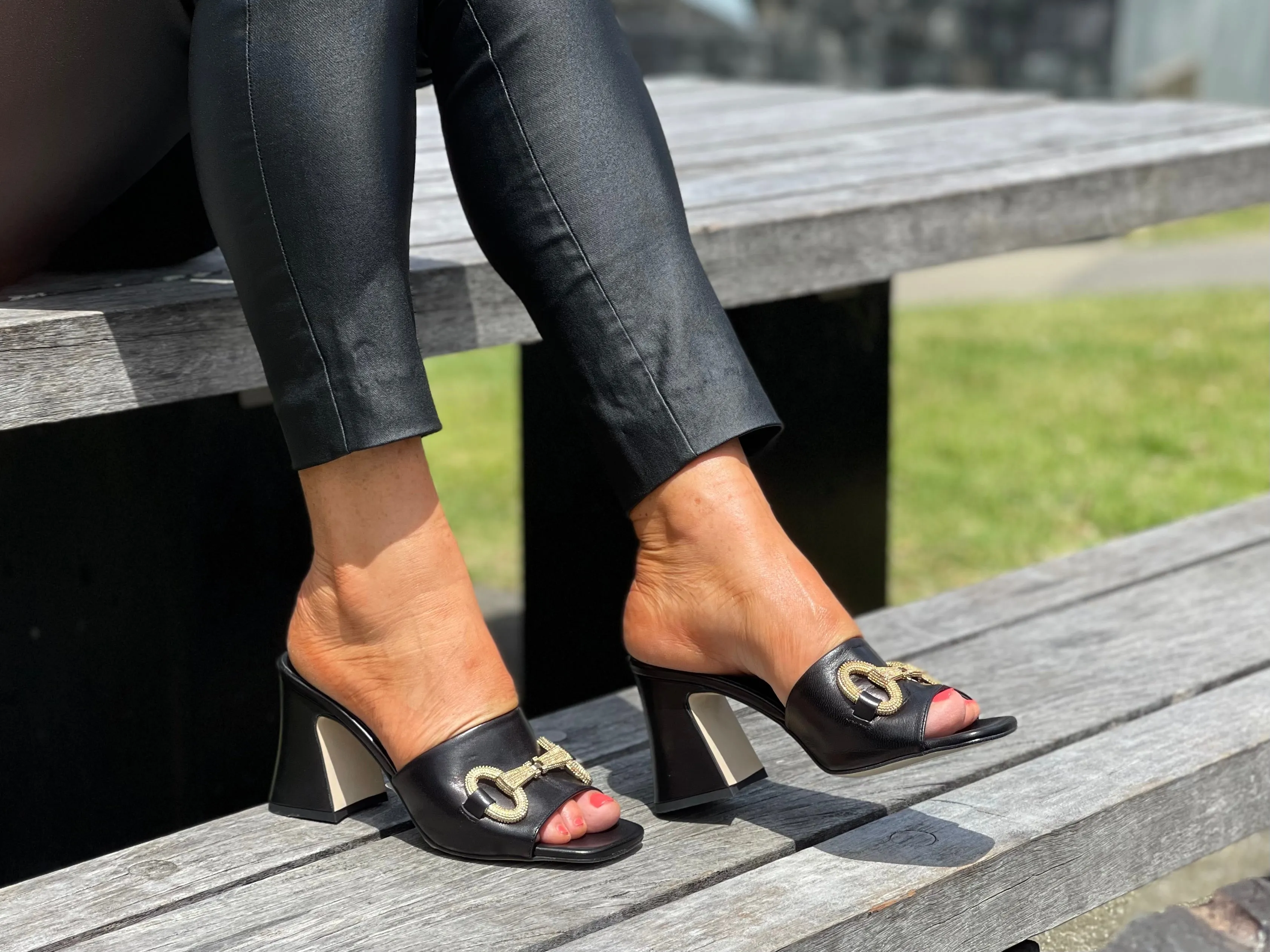 Marian Bowyn disponible en 2 coloris