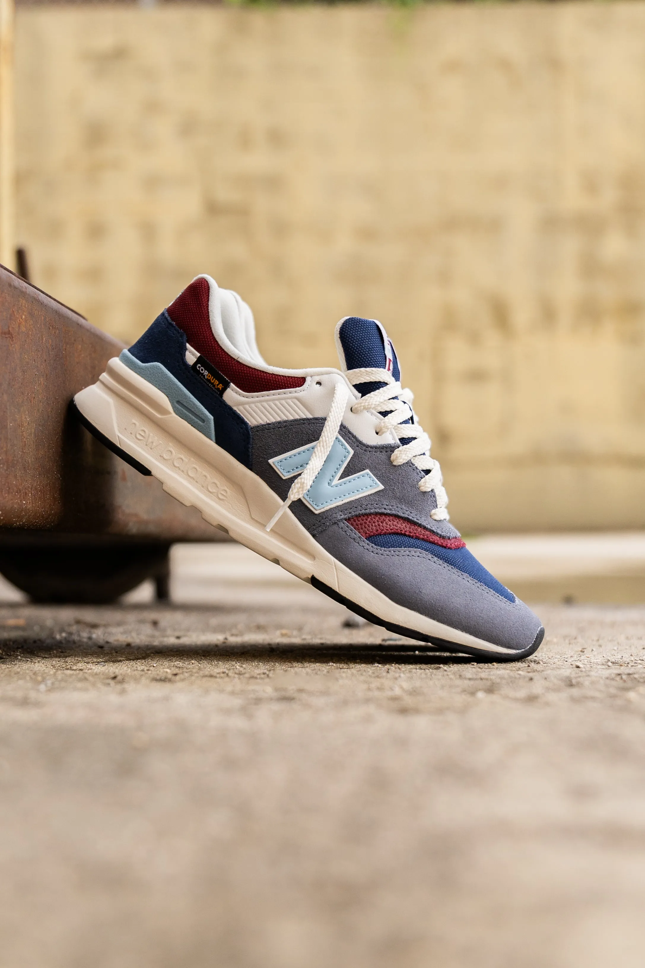 New Balance 997H pour Homme (Gris/Bleu) - CM997HGN