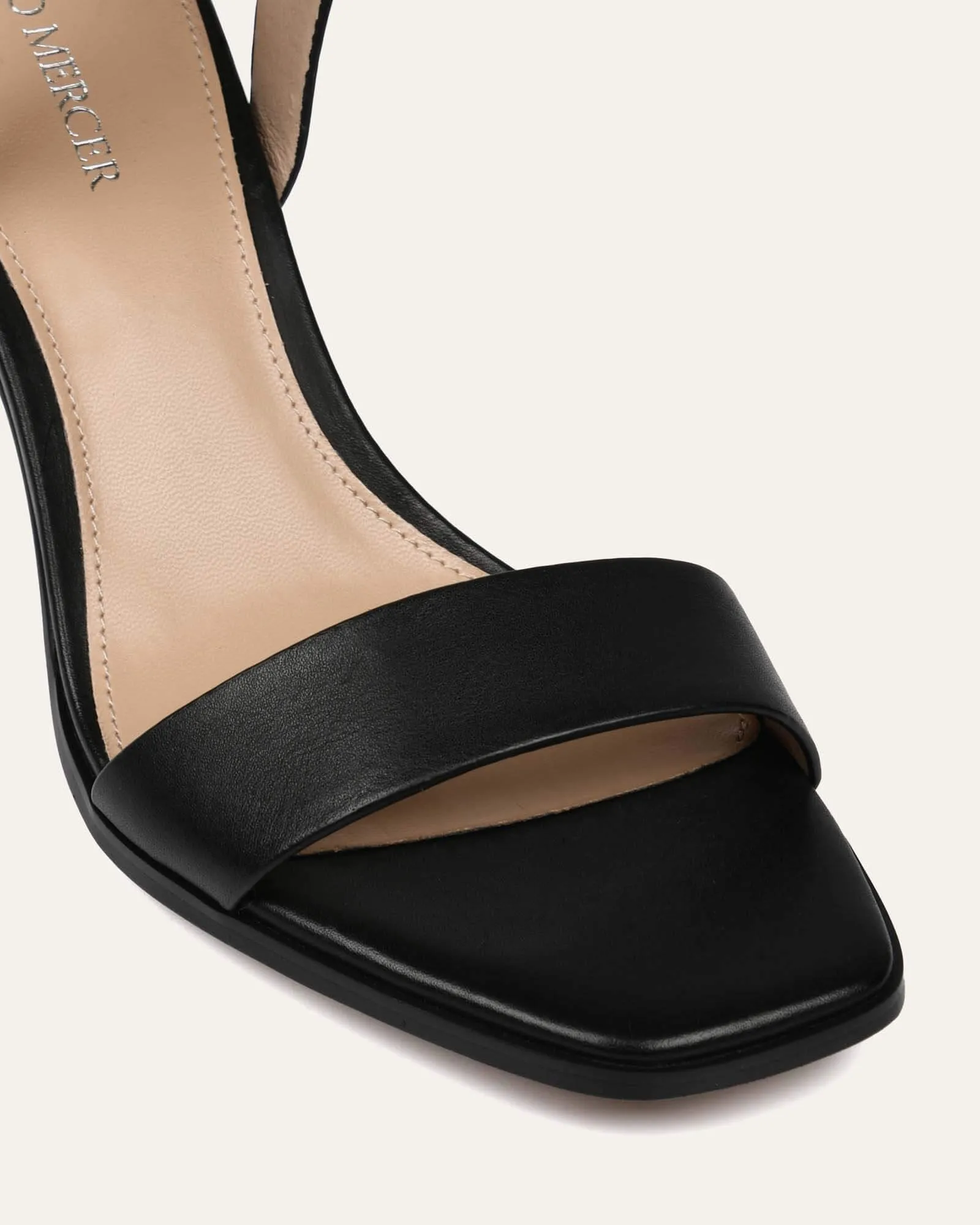 SANDALES NATSU À TALON MOYEN EN CUIR NOIR