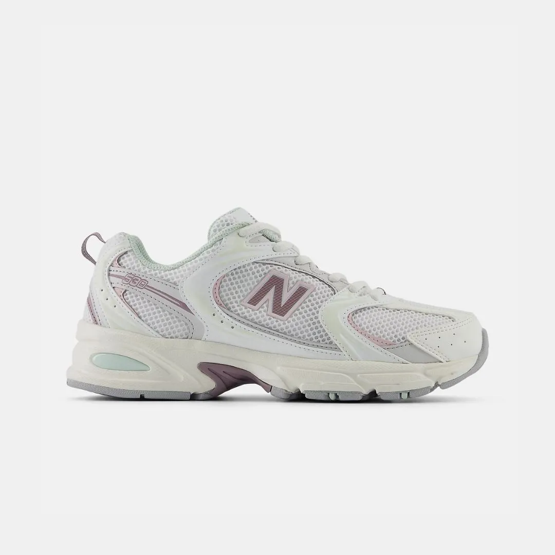 New Balance 530 Sel de Mer avec Vin de Glace et Sucre Rosé