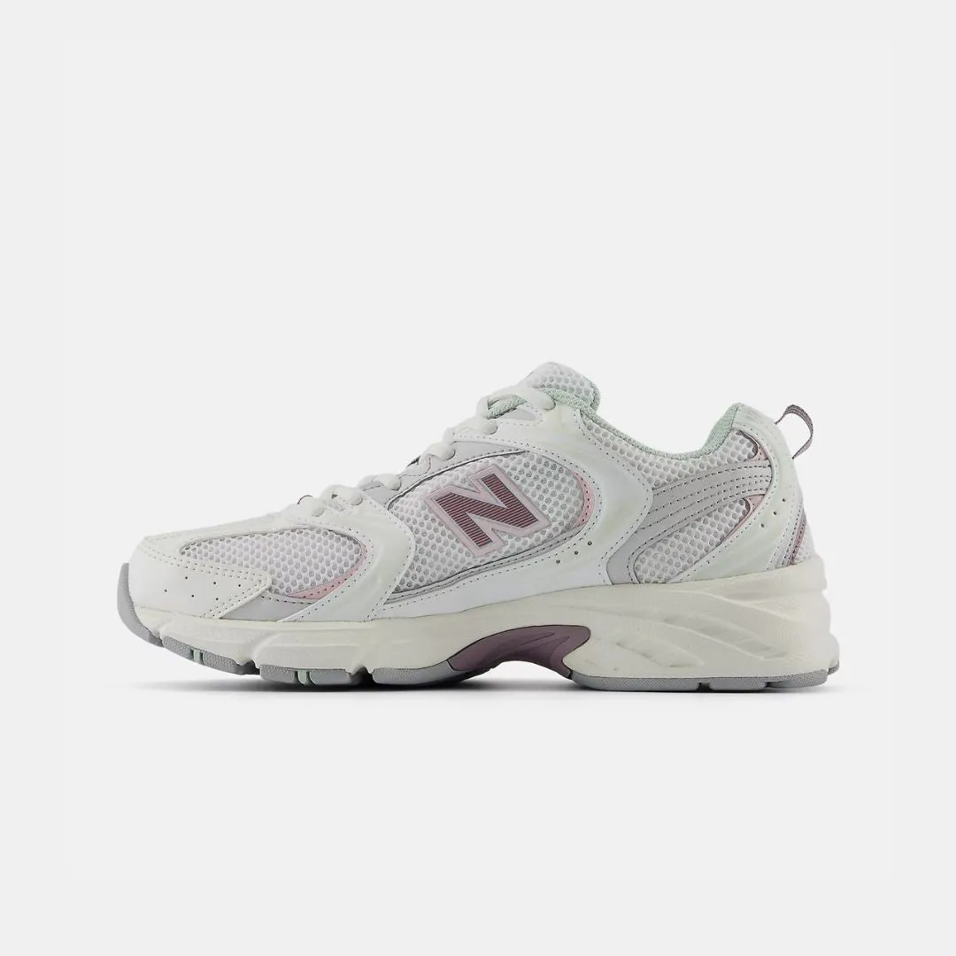 New Balance 530 Sel de Mer avec Vin de Glace et Sucre Rosé