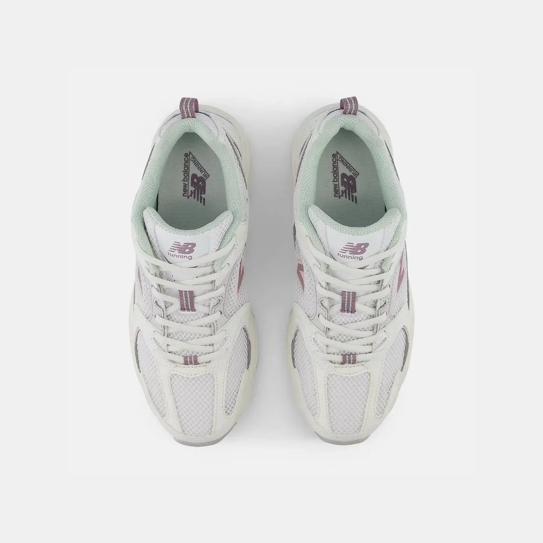 New Balance 530 Sel de Mer avec Vin de Glace et Sucre Rosé