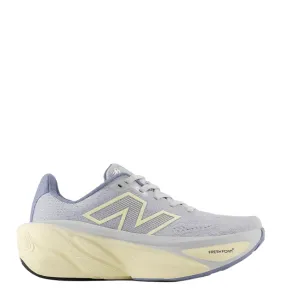 New Balance Chaussures de Course Femme More V5 en Gris Perle SS25 Chaussures_New-Balance