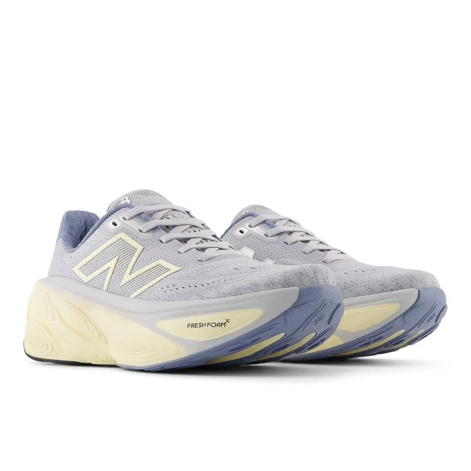 New Balance Chaussures de Course Femme More V5 en Gris Perle SS25
