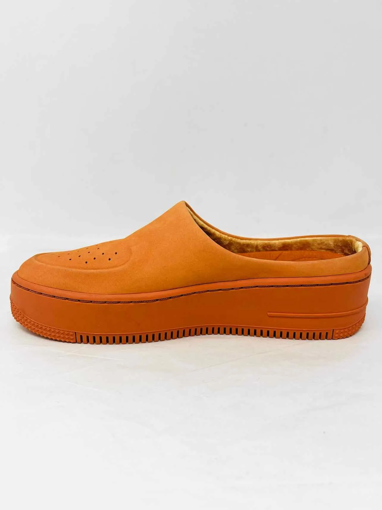 Chaussures Nike Mules en Daim Orange Taille 8
