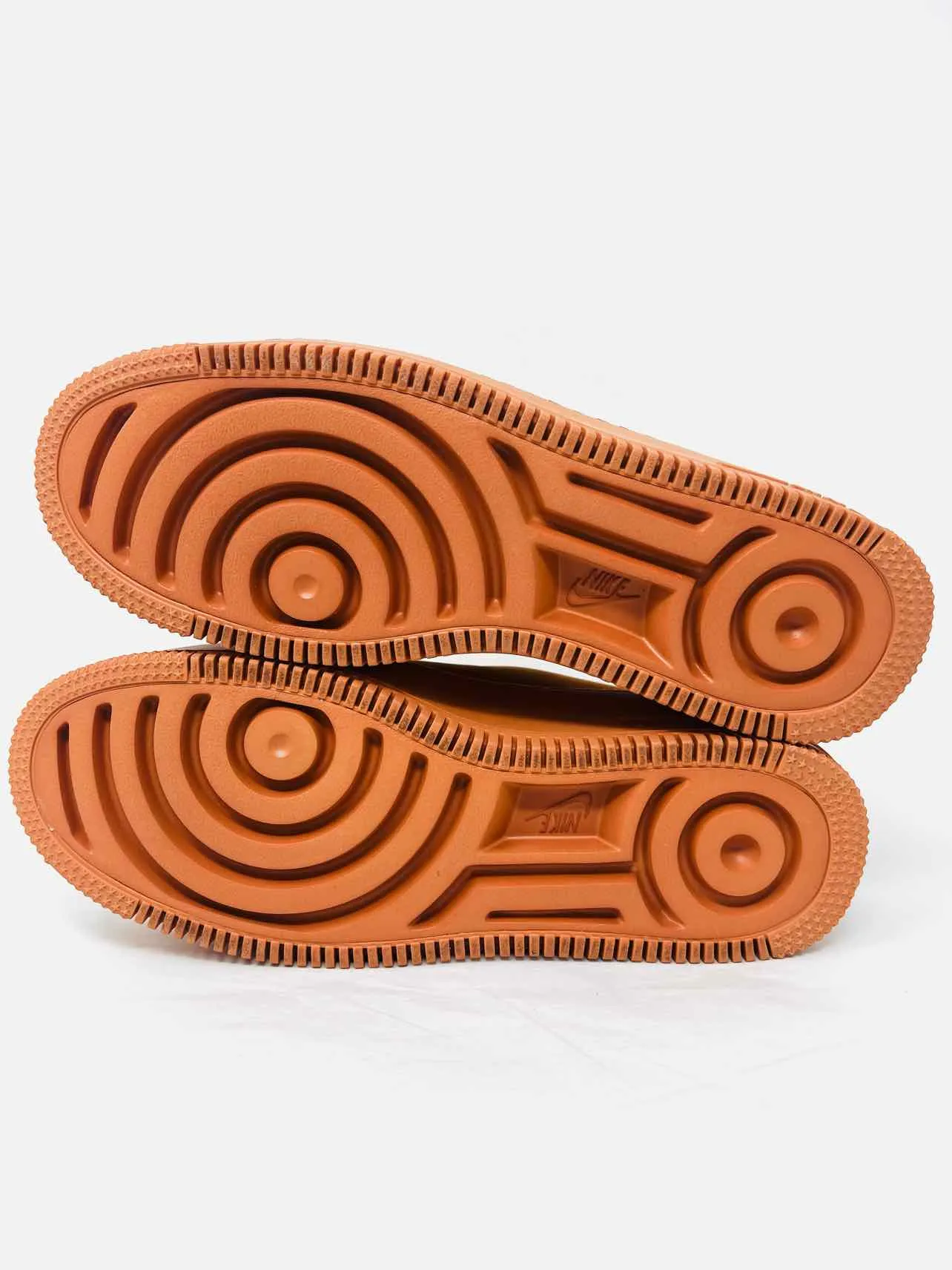 Chaussures Nike Mules en Daim Orange Taille 8