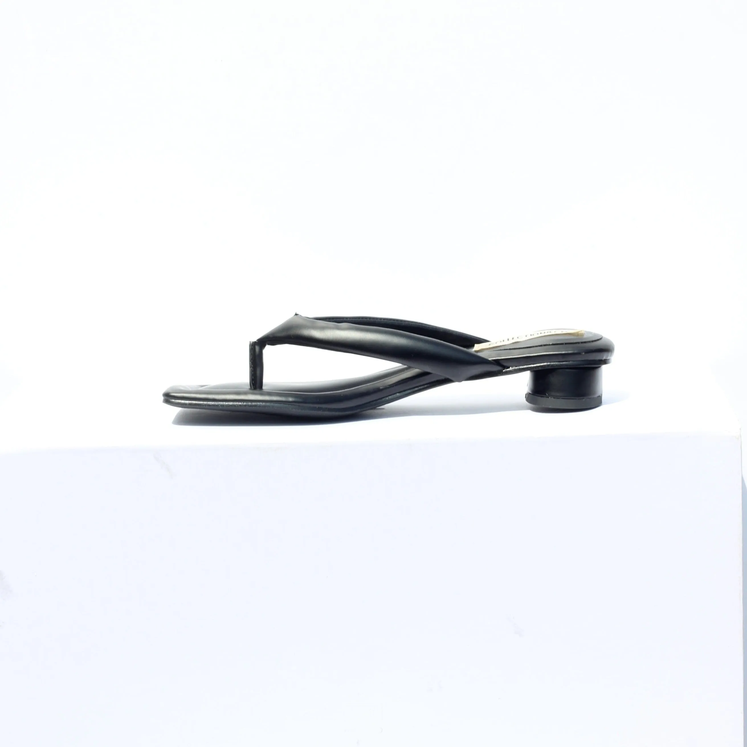 Olivia Mules à bouts ouverts en simili-cuir vegan | Noir