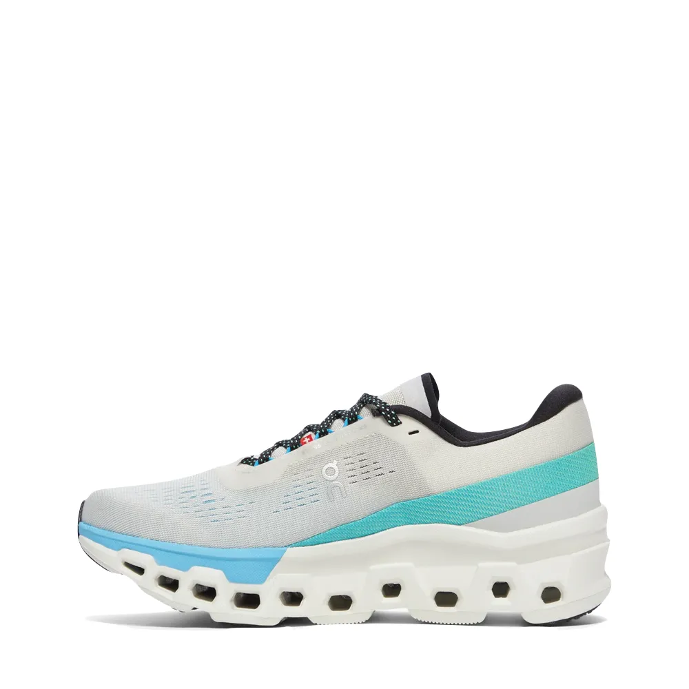 Sur la basket Women's Cloudmonster 2 en crème/bleu horizon