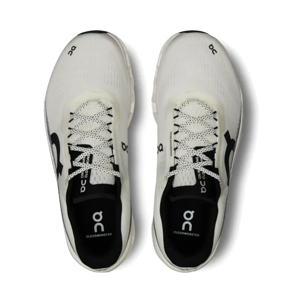 Sur la basket Women's Cloudmonster 2 en couleur naturelle/givrée