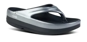 OOFOS OOMEGA LUXE SANDALE SUPERPOSÉE - ÉTAIN