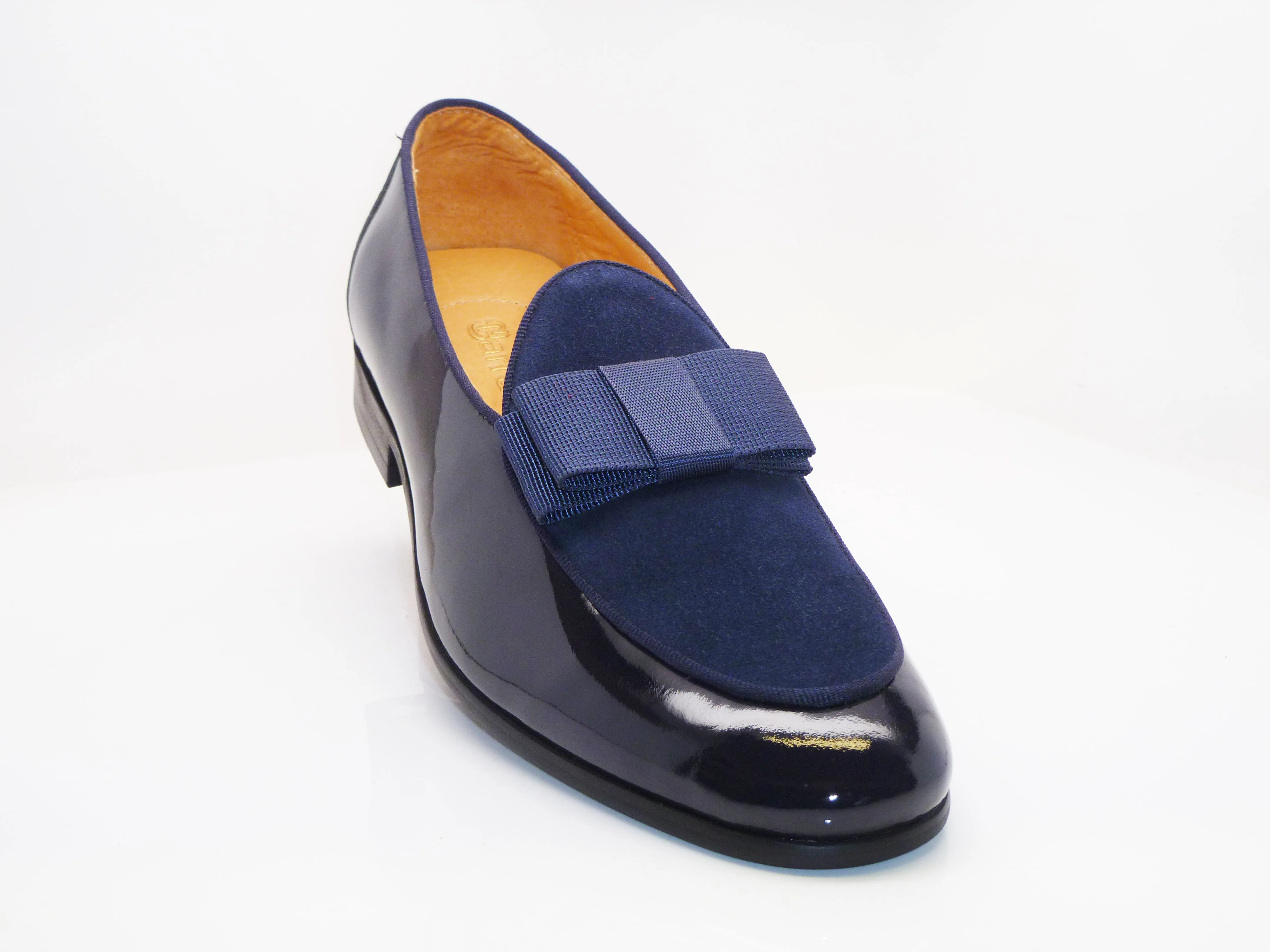 Mocassin à enfiler en cuir verni et daim bleu