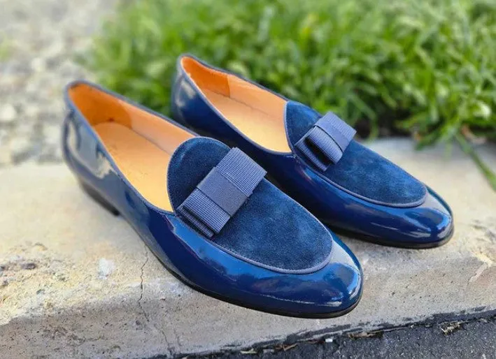 Mocassin à enfiler en cuir verni et daim bleu