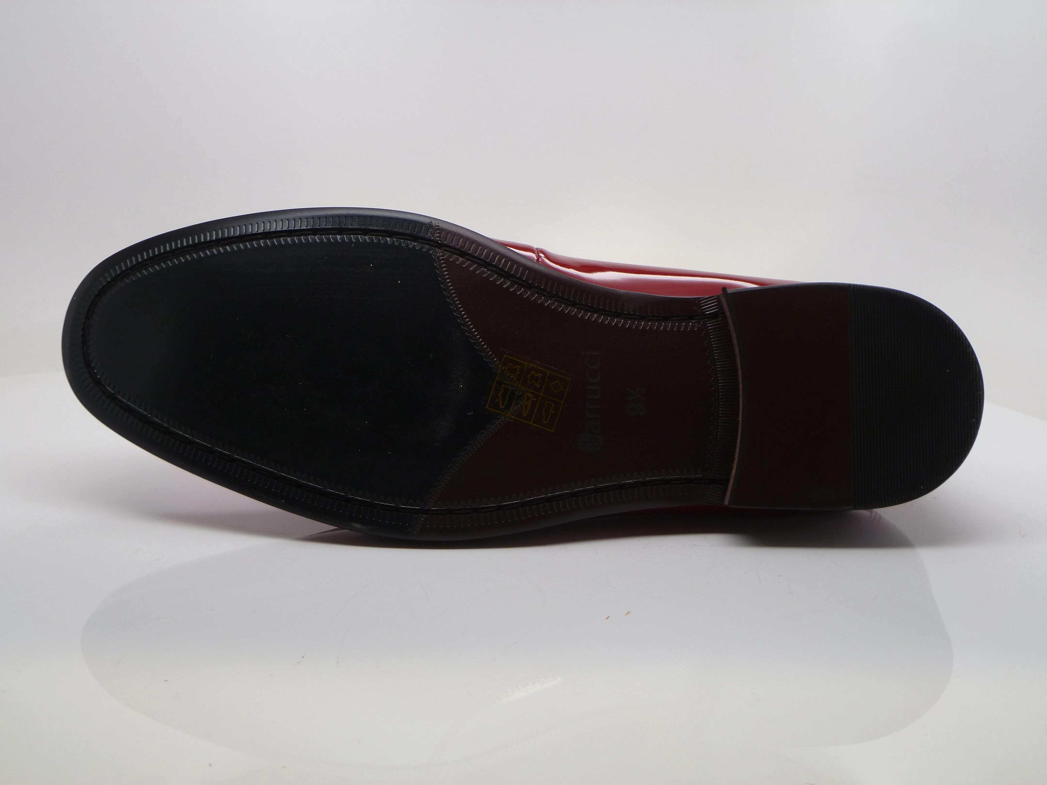 Mocassin à enfiler en cuir verni et daim rouge