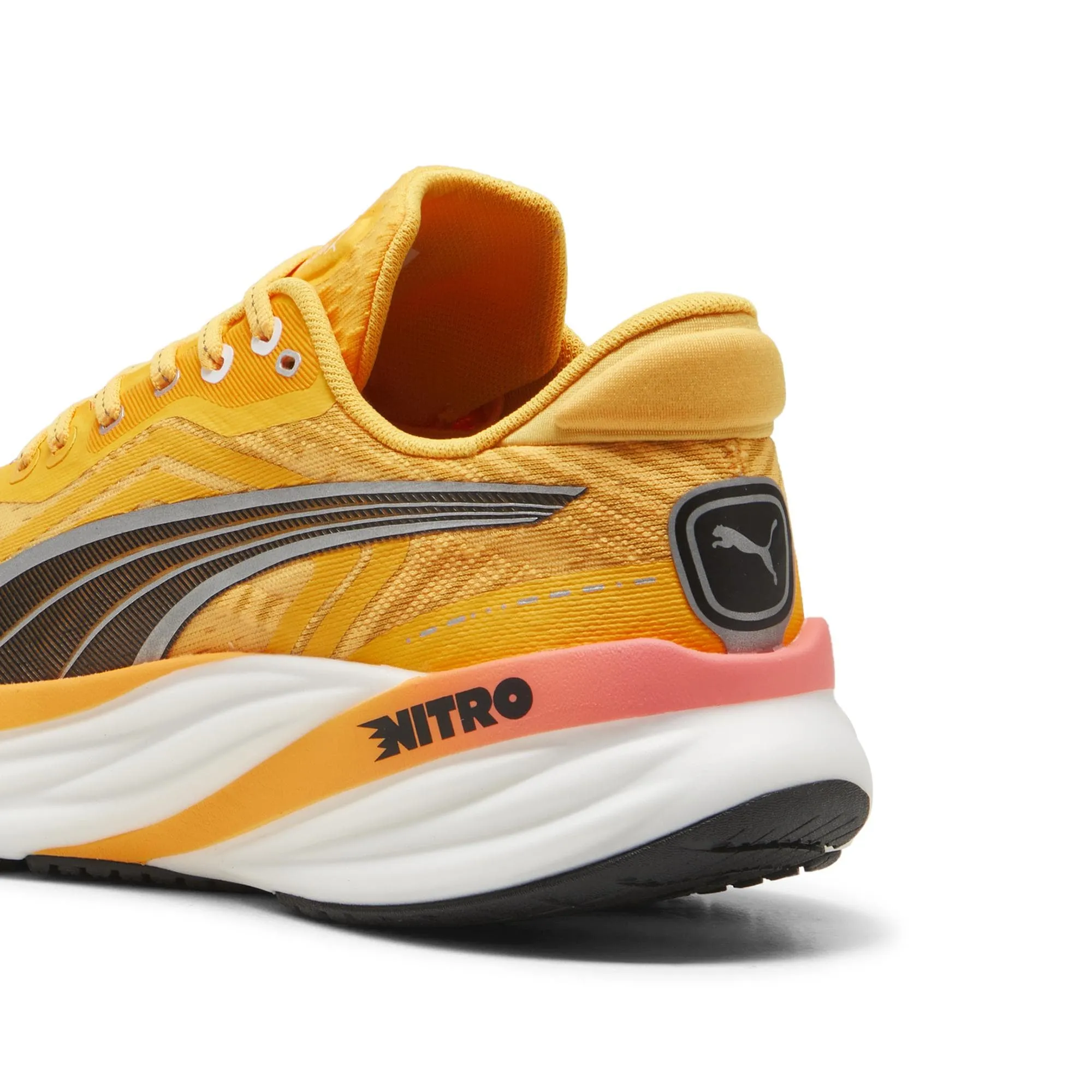 Puma Magnify NITRO 2 Tech pour Homme - Flux Solaire-Lueur Couchant-Blan PUMA - AW24