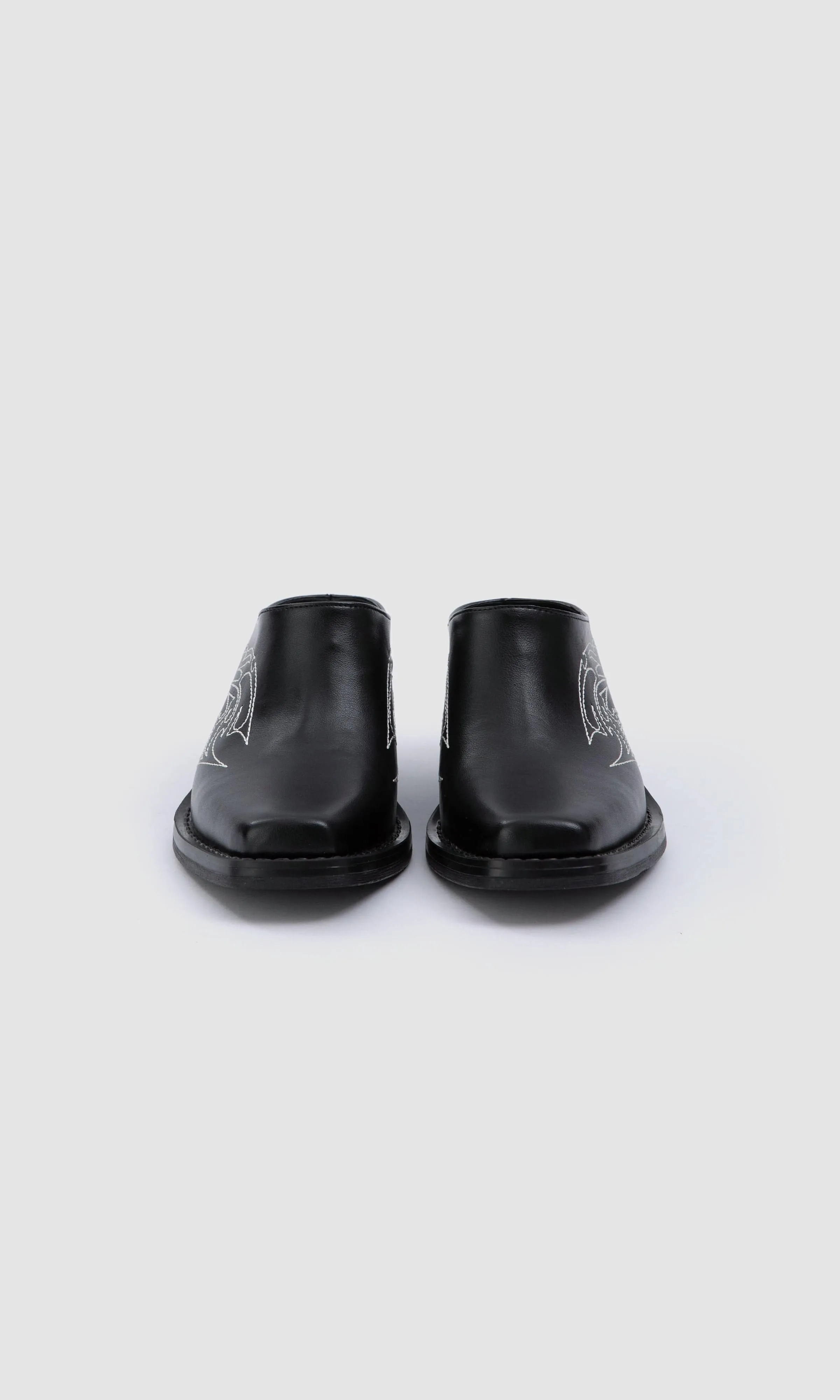 Mules occidentales en similicuir de pomme Regan Vegan | Noir