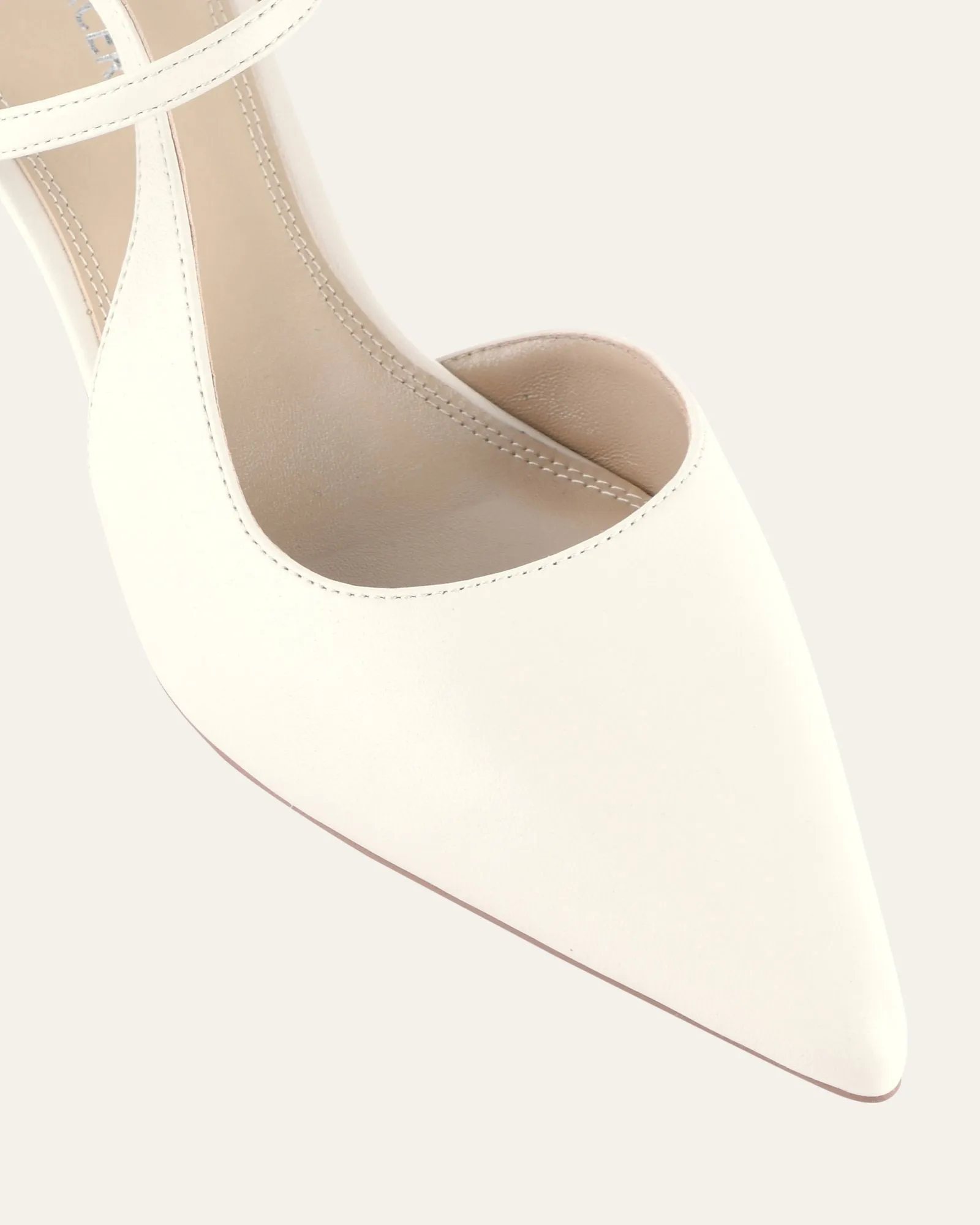 RICKI TALONS MOYENS CUIR BLANC CASSÉ