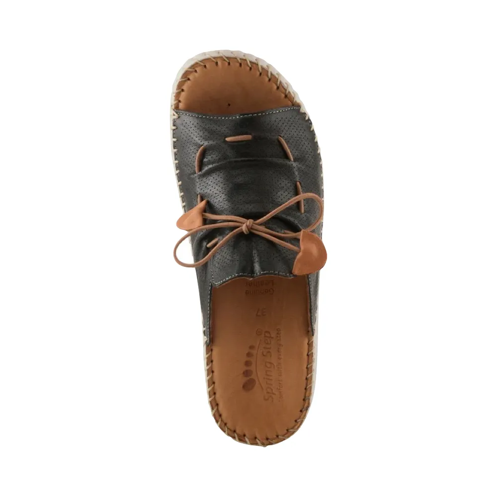 Sandale compensée à glissière Nevelle pour femmes de Spring Step en noir
