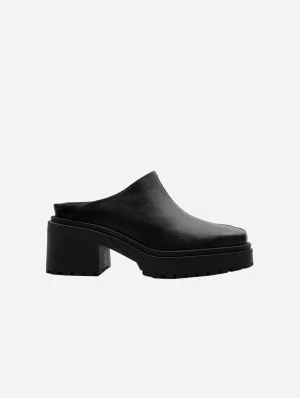 Mules en simili cuir de raisin Vegea carrées | Noir