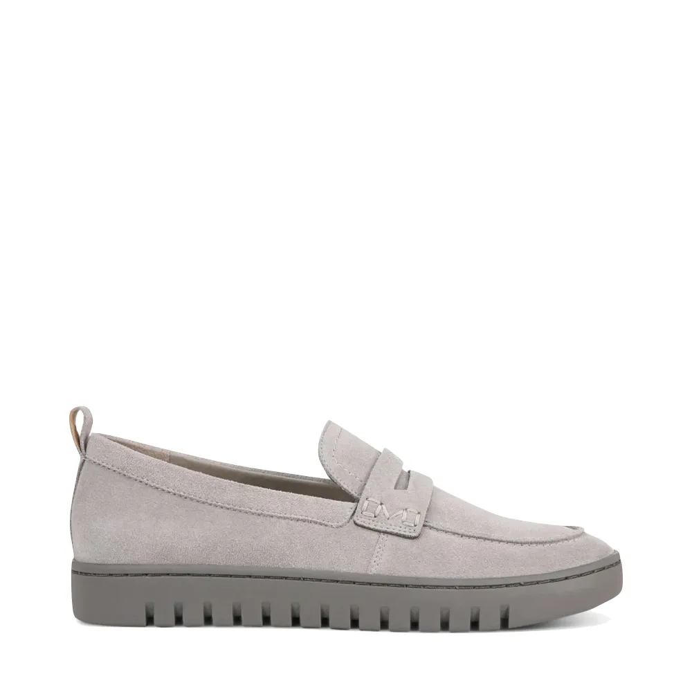 Vionic Femmes Uptown Mocassin en Daim à Enfiler Gris Clair