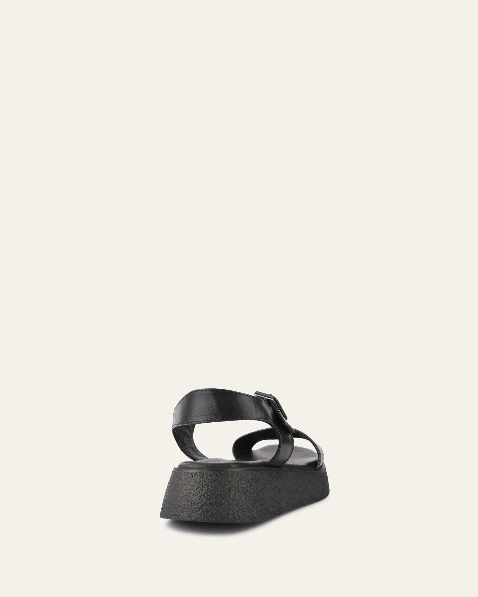 SANDALES PLATES ZURI EN CUIR NOIR